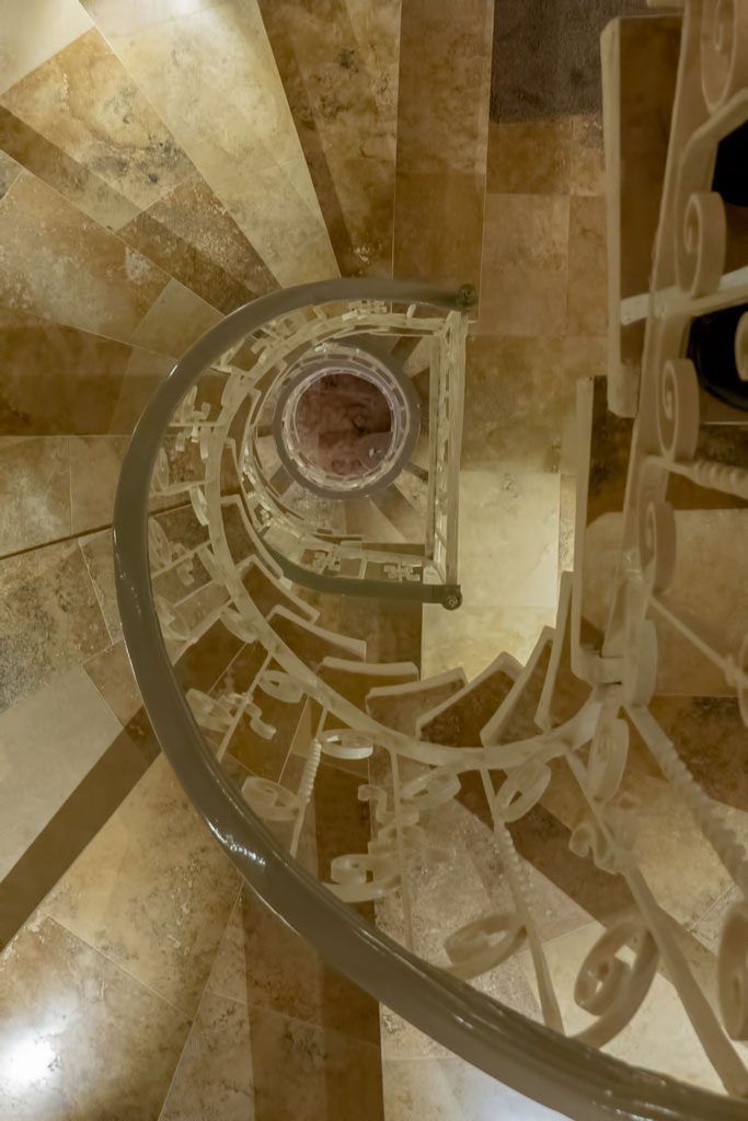 Valletta-Apartment-stairs