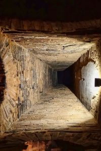 191012-15-15-Nazare-restaurant-with-old-kiln-chimney
