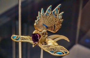 191021-27-Lisbon-Gulbenkian-Museum-Lalique-jewelry