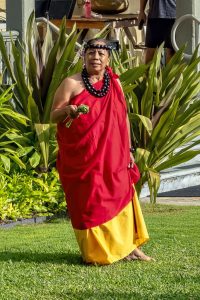 Photos---200119-08-Concert-@-Hulihee-Palace-Priestess-blessing