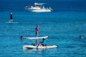Photos---200222-05-Makaiwa-Beach-busy