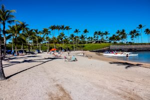 Photos---200310-02-Makaiwa-Beach-canoes