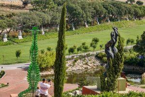 191011-10-Nazare-09-Buddha-Eden-Winery-garden