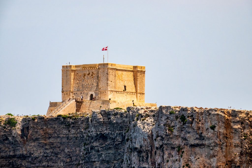 Xlendi Ferry-Comino Island
